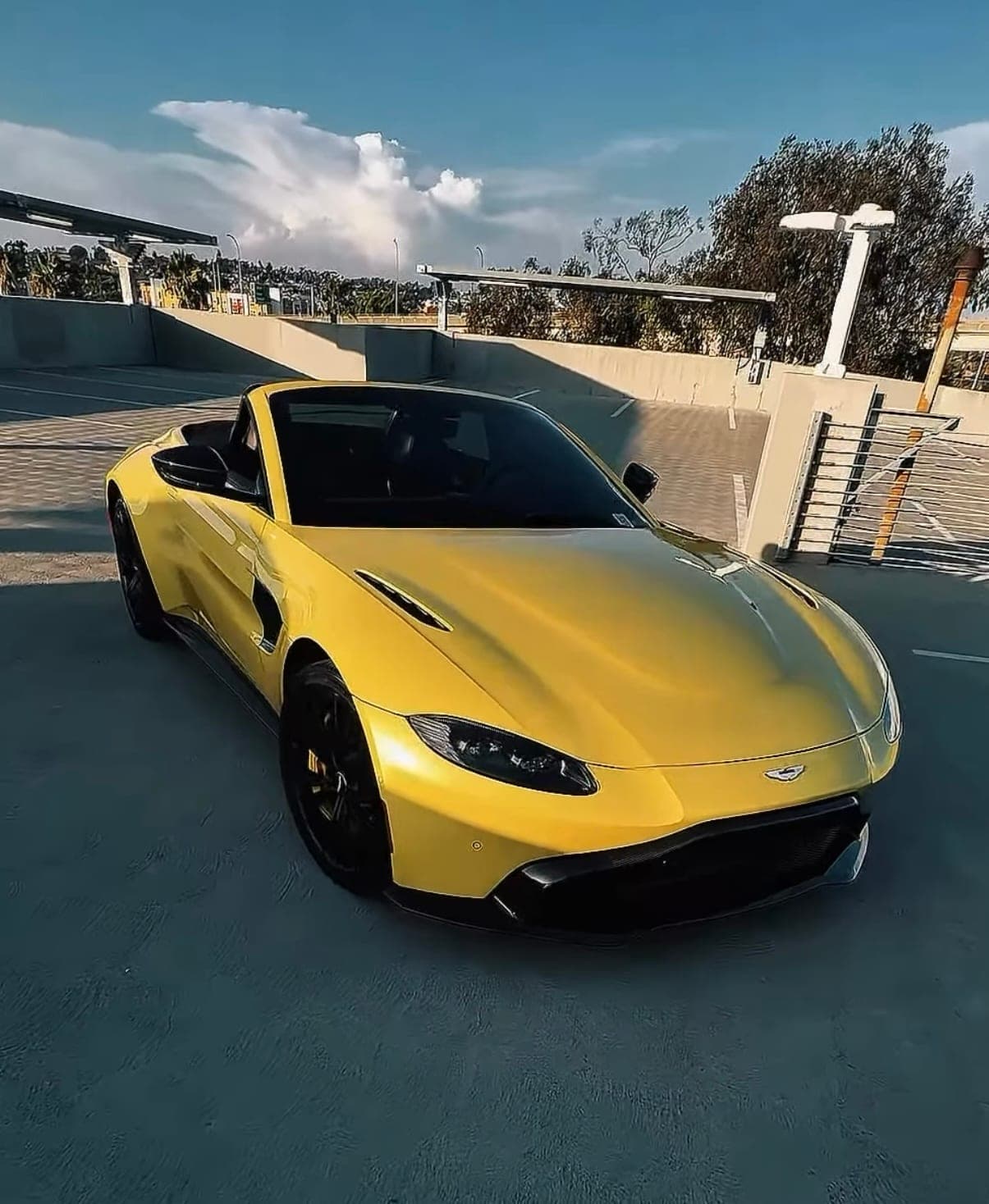 Aston Martin Vantage